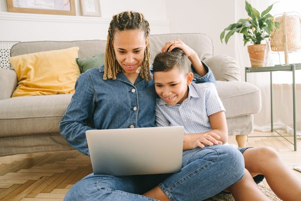 Life (digital) tools to empower the relationship between parent and child
